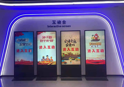 如何更換液晶廣告機的廣告圖片？